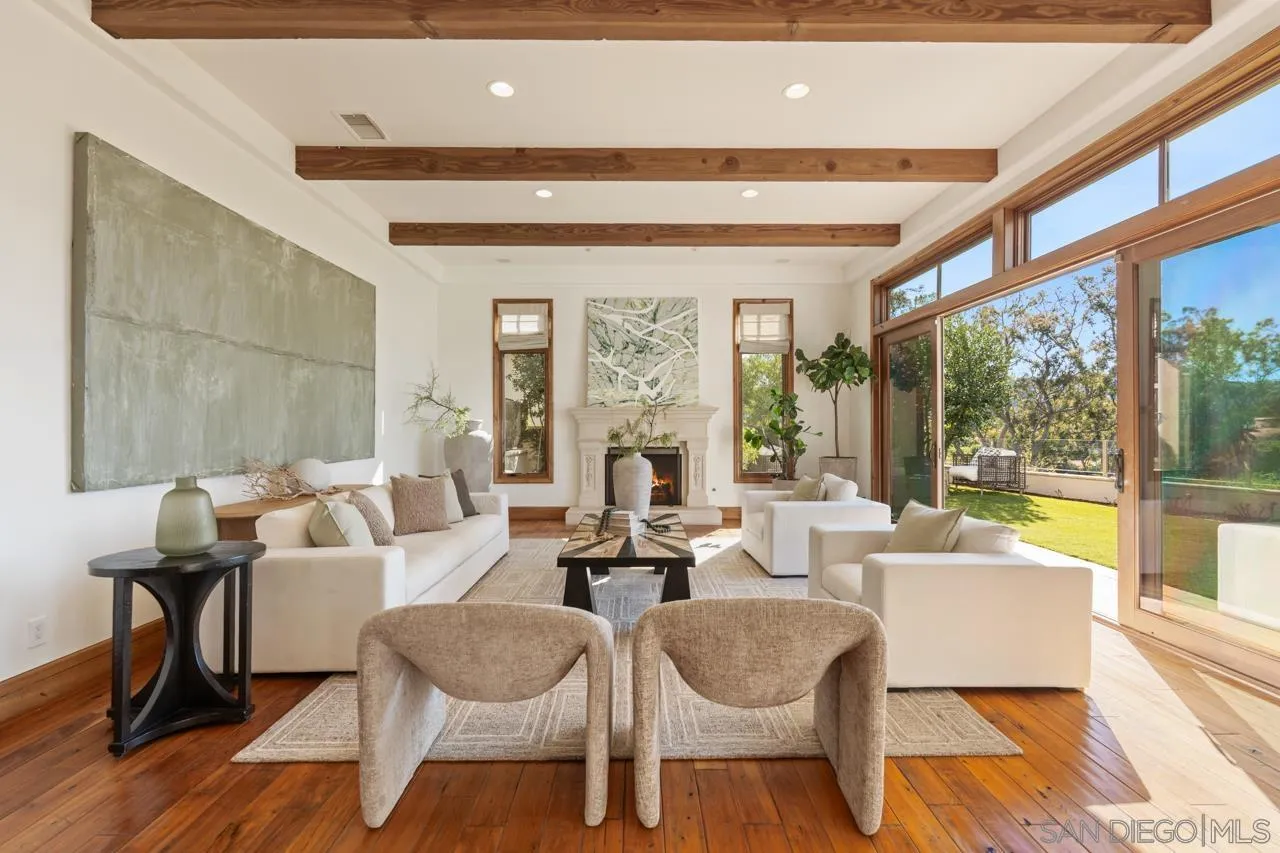 8080 La Jolla Scenic Dr North