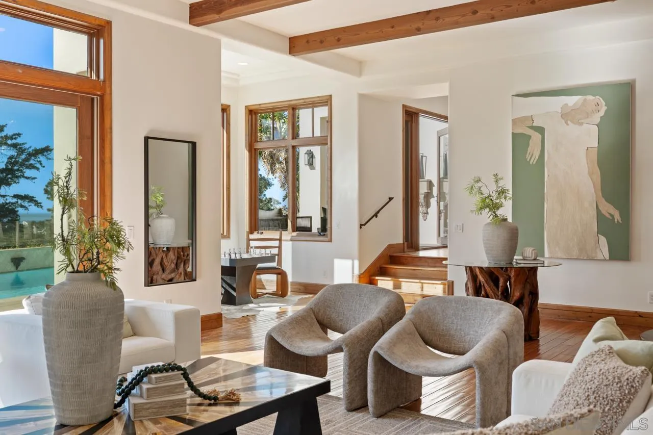 8080 La Jolla Scenic Dr North