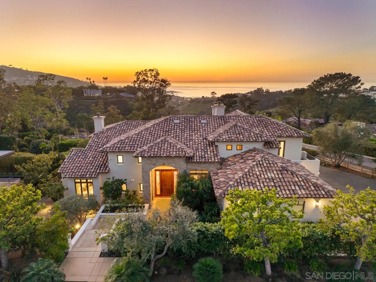 8080 La Jolla Scenic Dr North