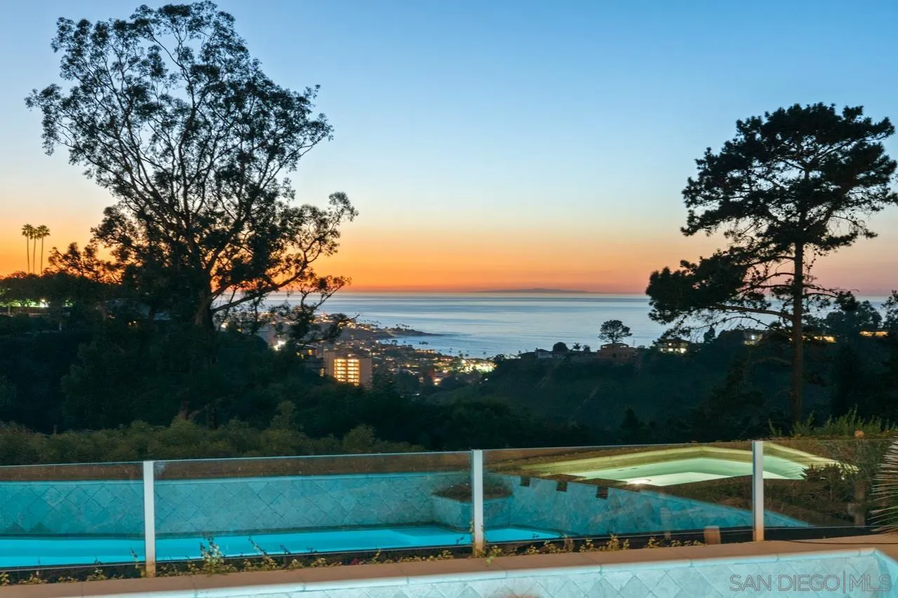 8080 La Jolla Scenic Dr North