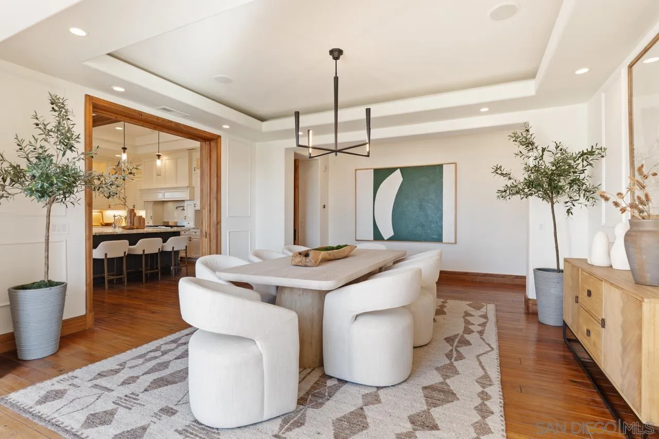 8080 La Jolla Scenic Dr North