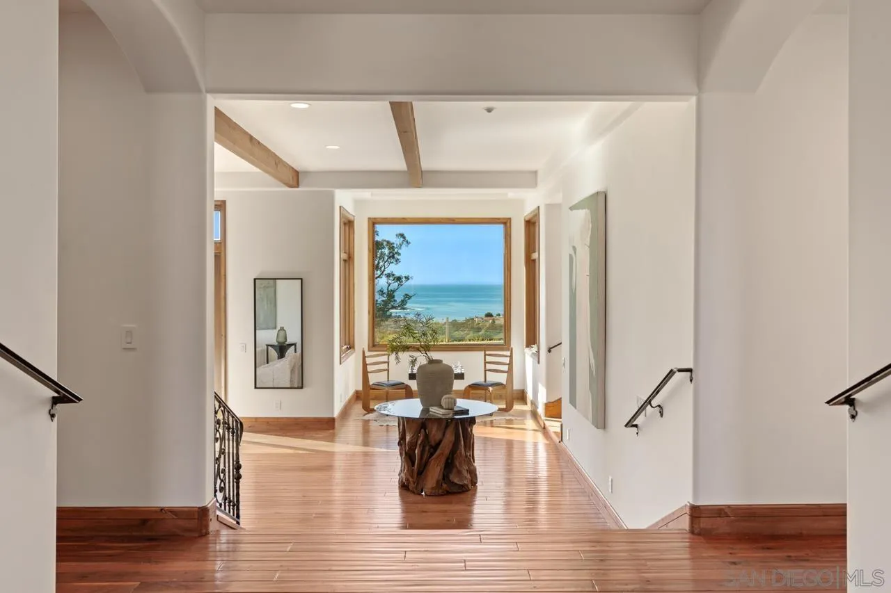 8080 La Jolla Scenic Dr North