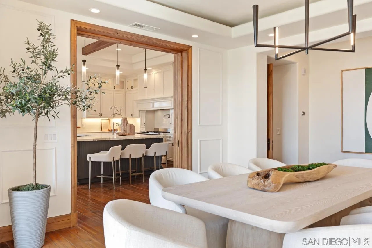 8080 La Jolla Scenic Dr North