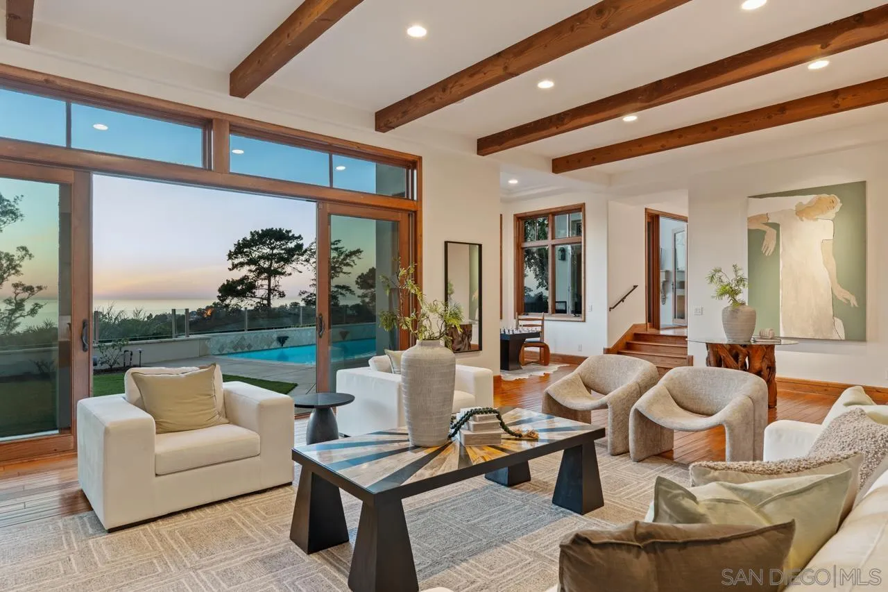 8080 La Jolla Scenic Dr North