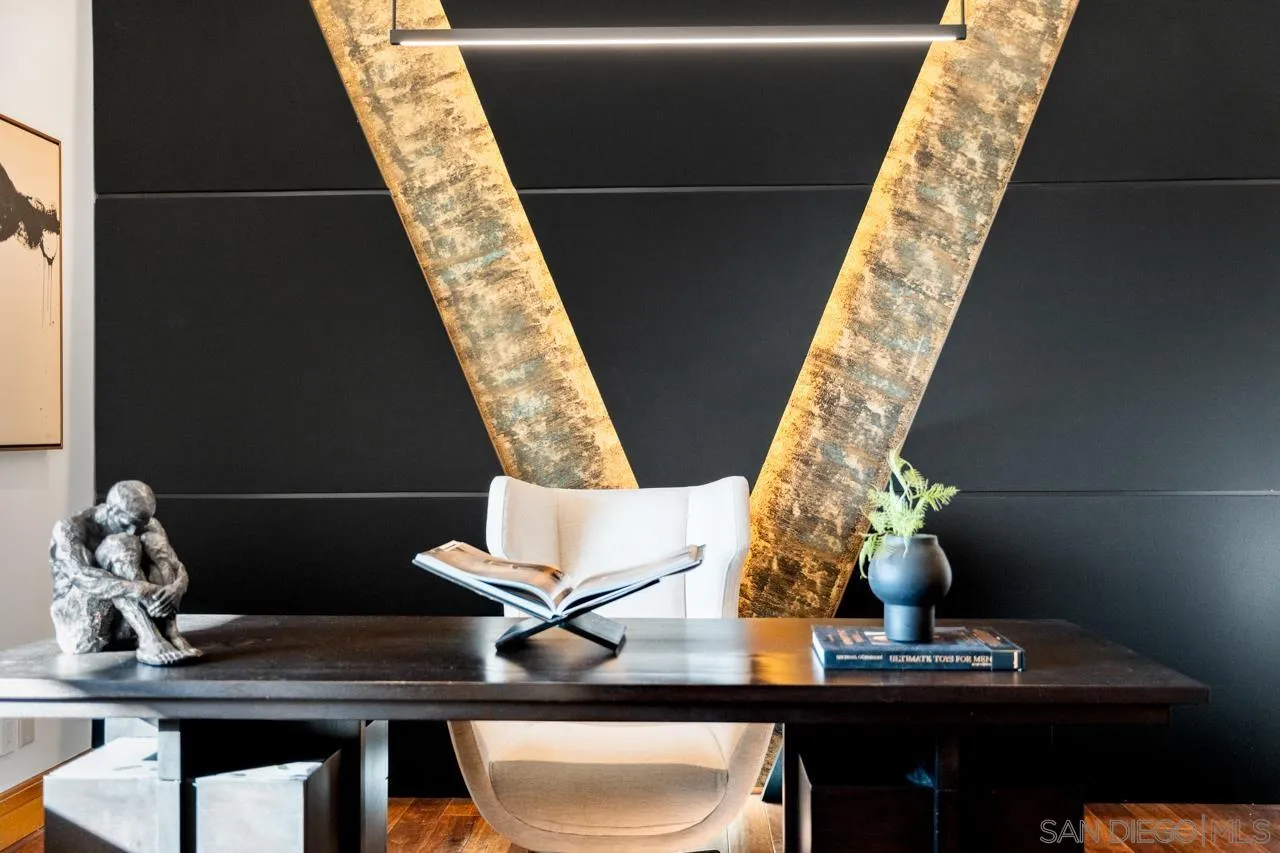 8080 La Jolla Scenic Dr North