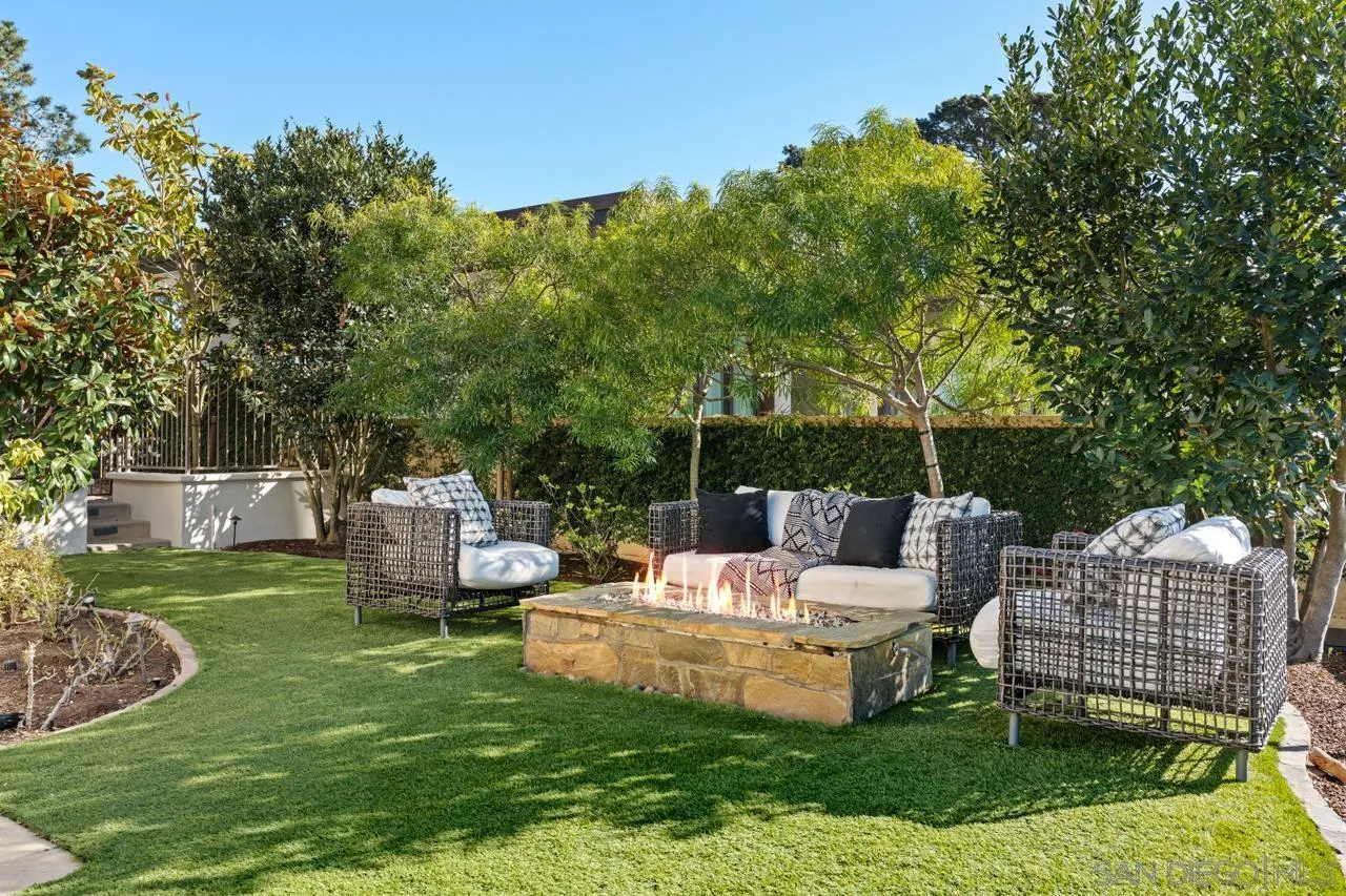 8080 La Jolla Scenic Dr North