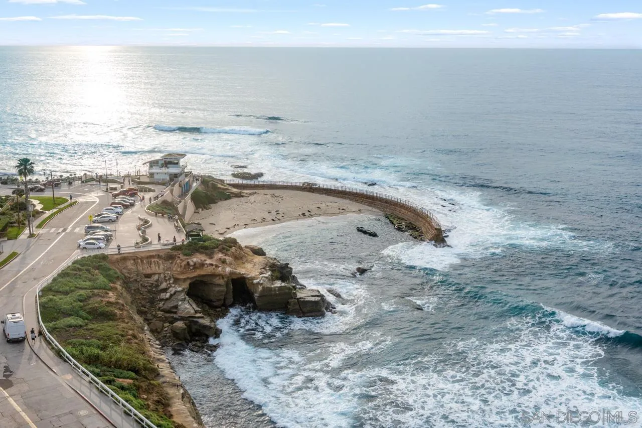 939 Coast Blvd Unit 15e