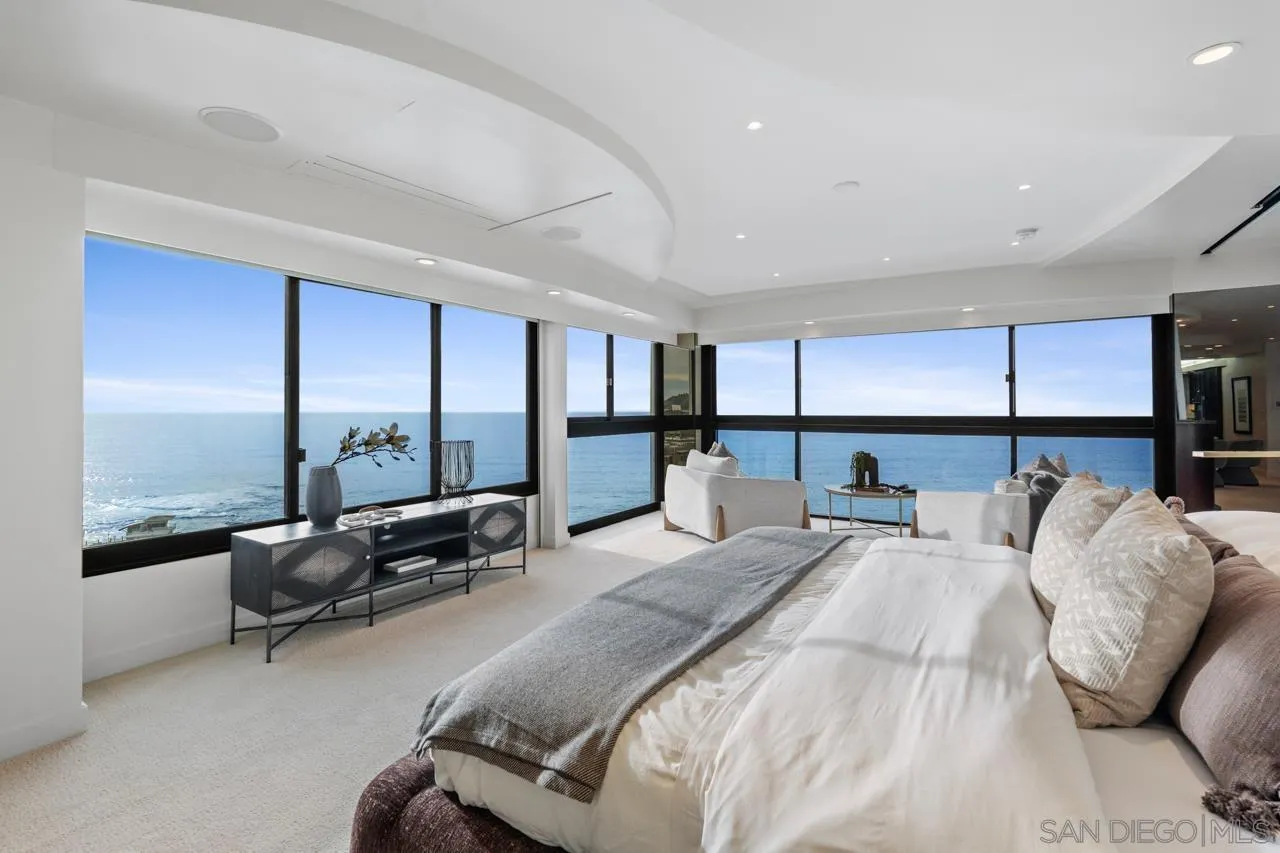 939 Coast Blvd Unit 15e