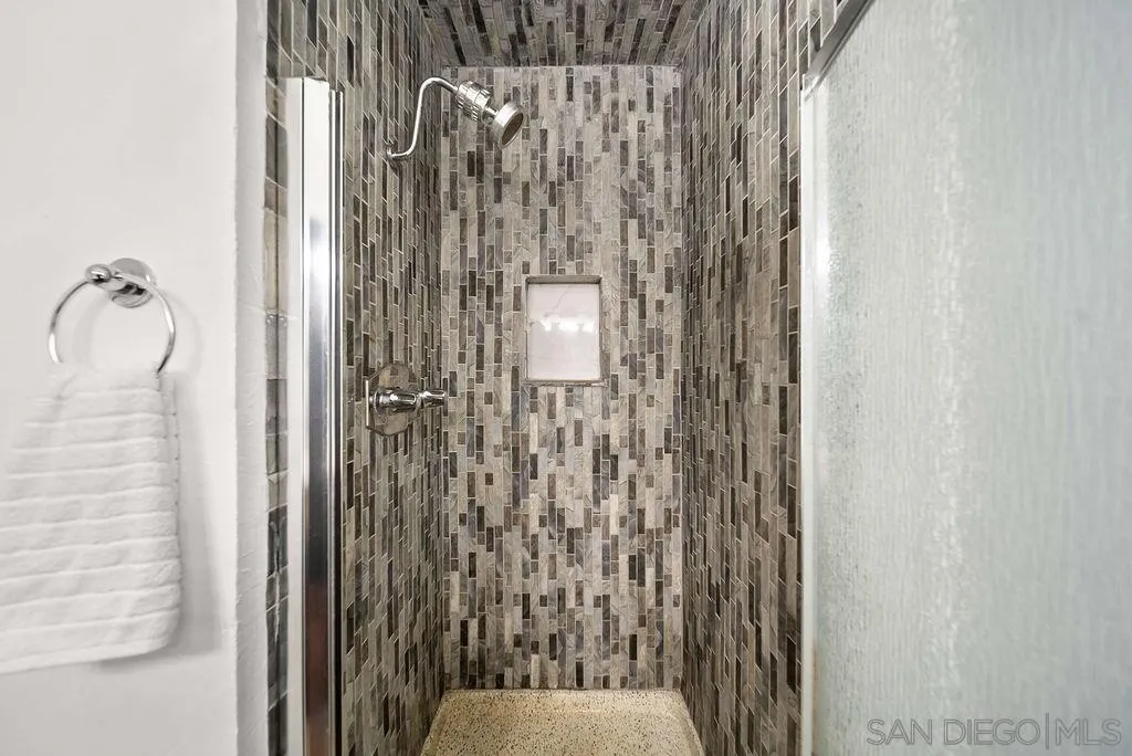 1250 E Madison Ave Unit C