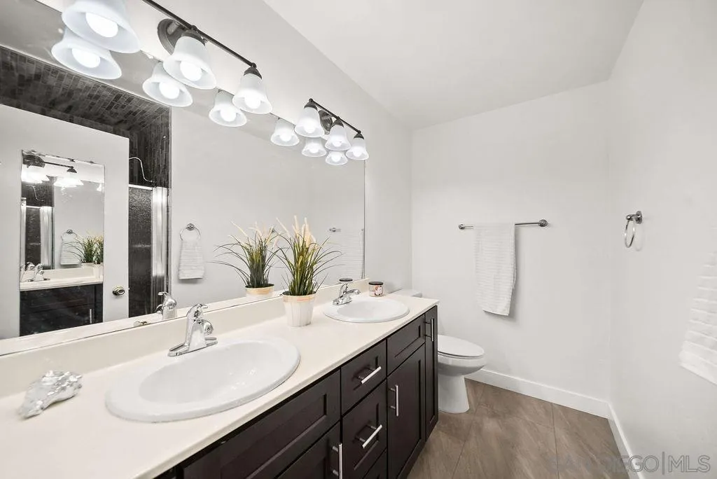 1250 E Madison Ave Unit C