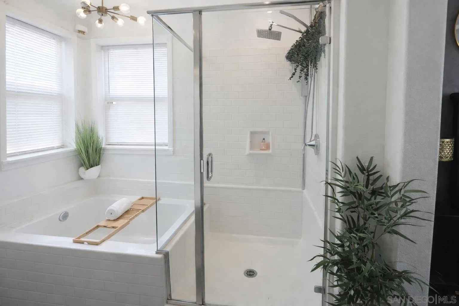 3162 E Painted Crescent