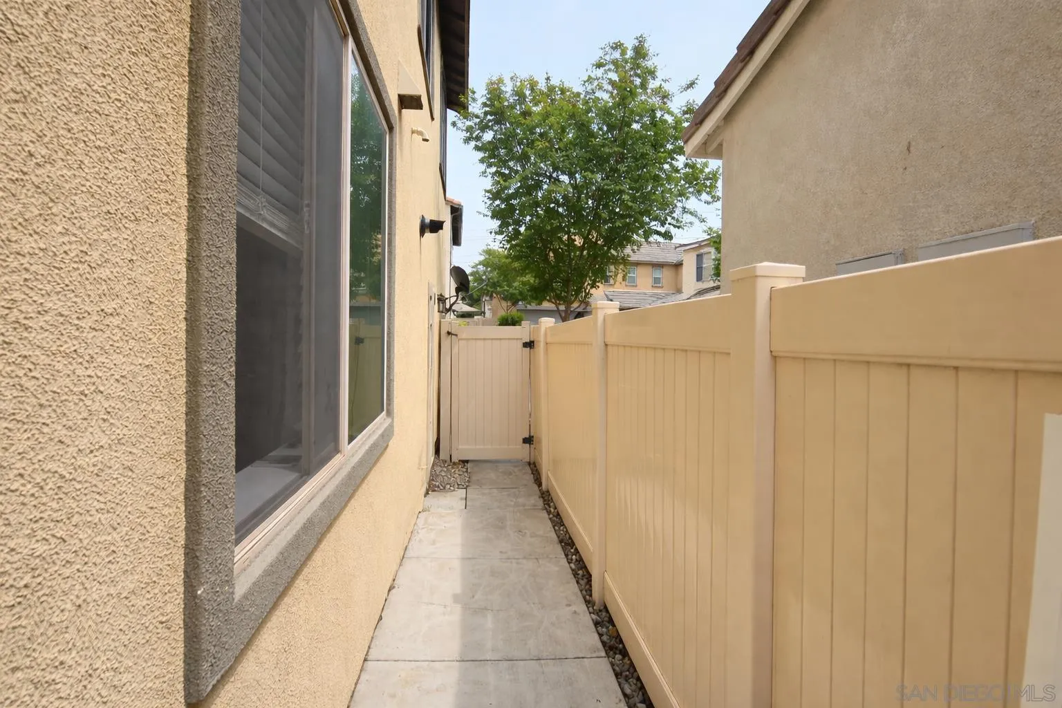 3162 E Painted Crescent