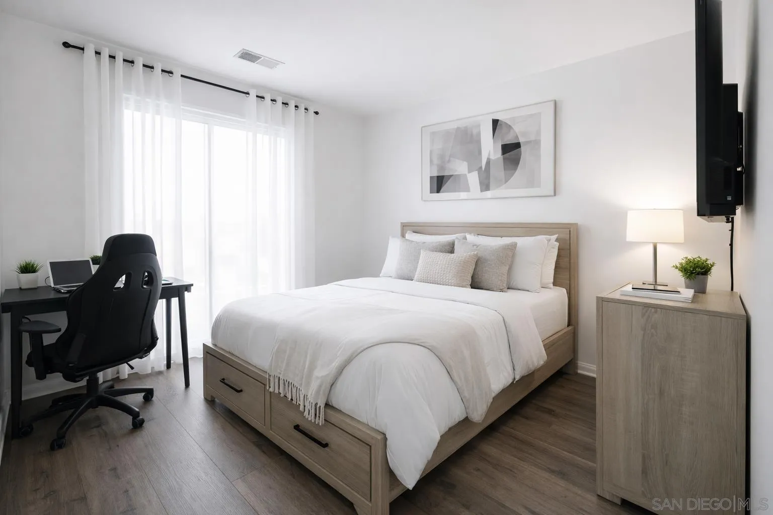 3162 E Painted Crescent