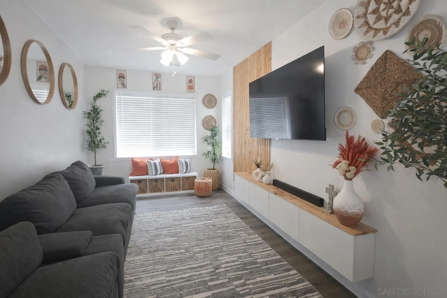 3162 E Painted Crescent