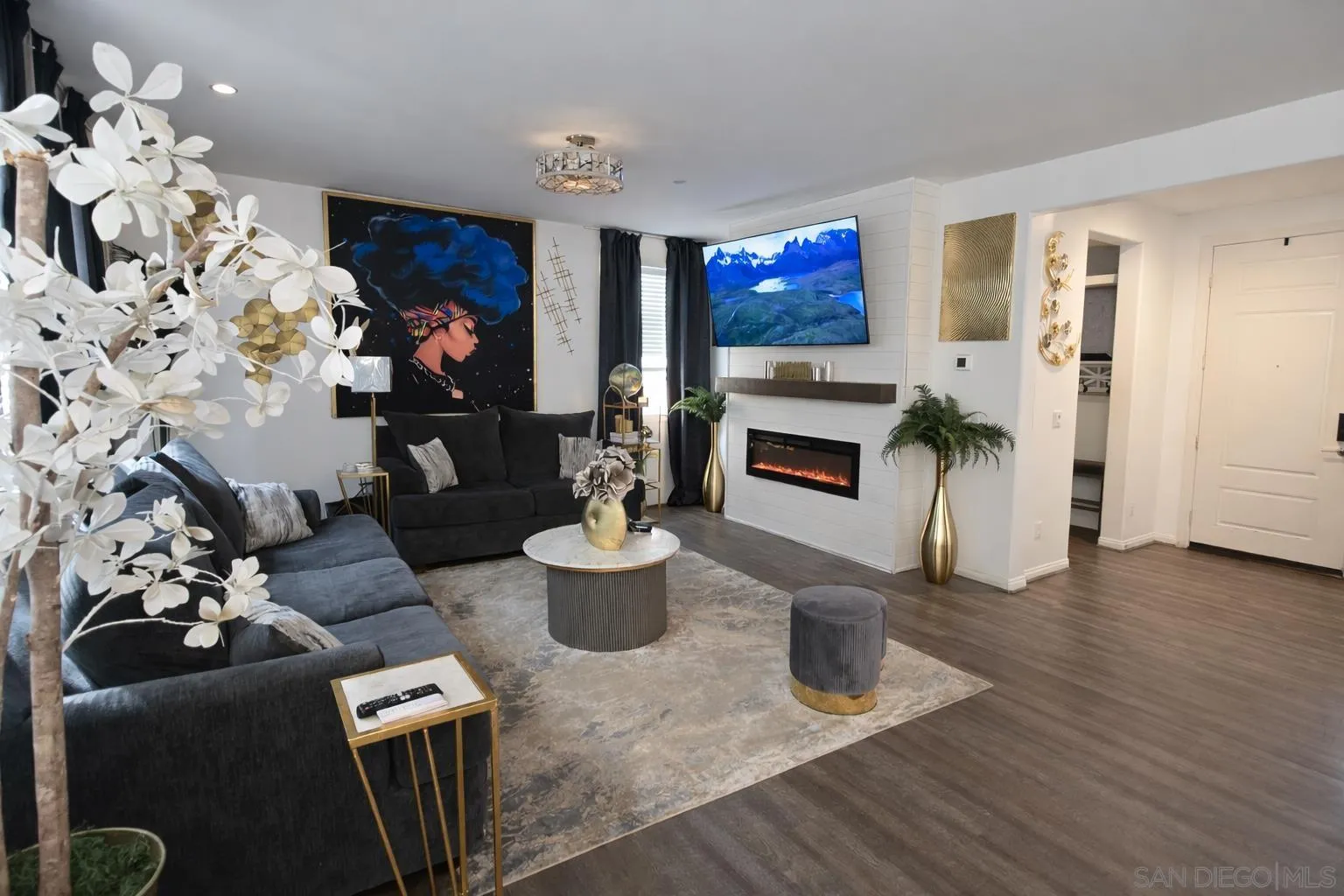 3162 E Painted Crescent