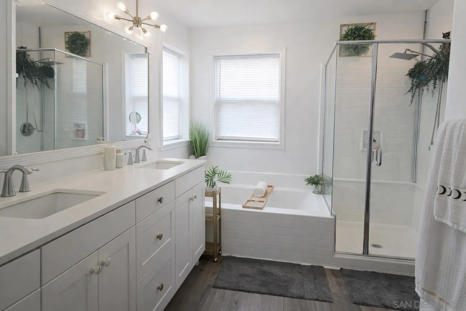 3162 E Painted Crescent