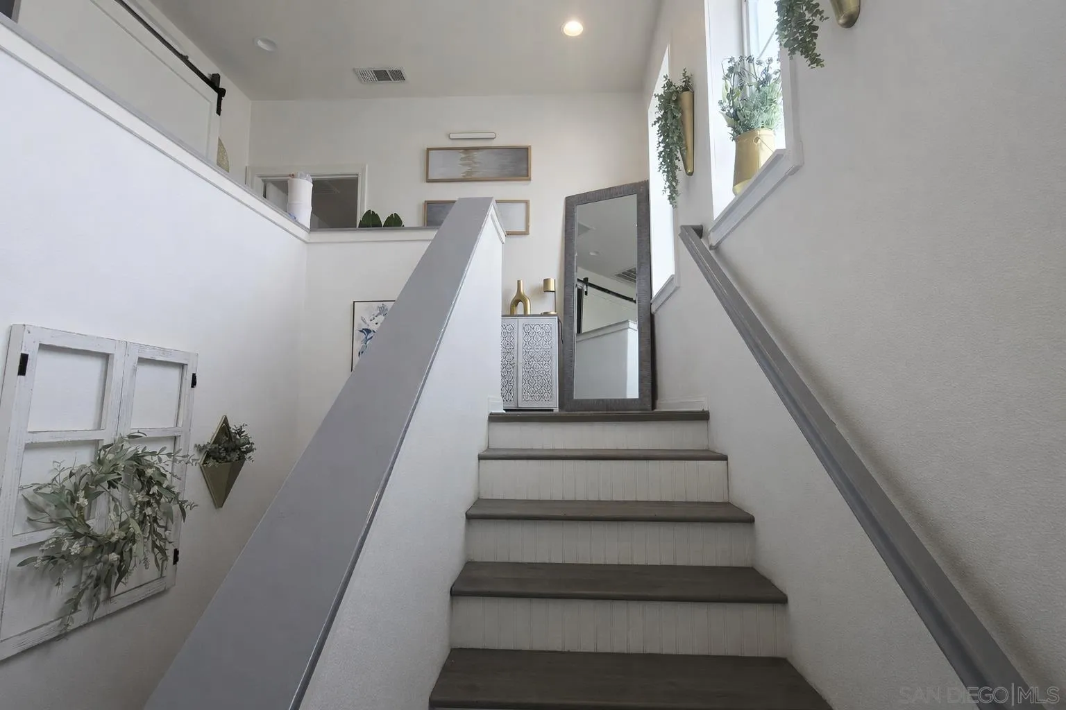 3162 E Painted Crescent