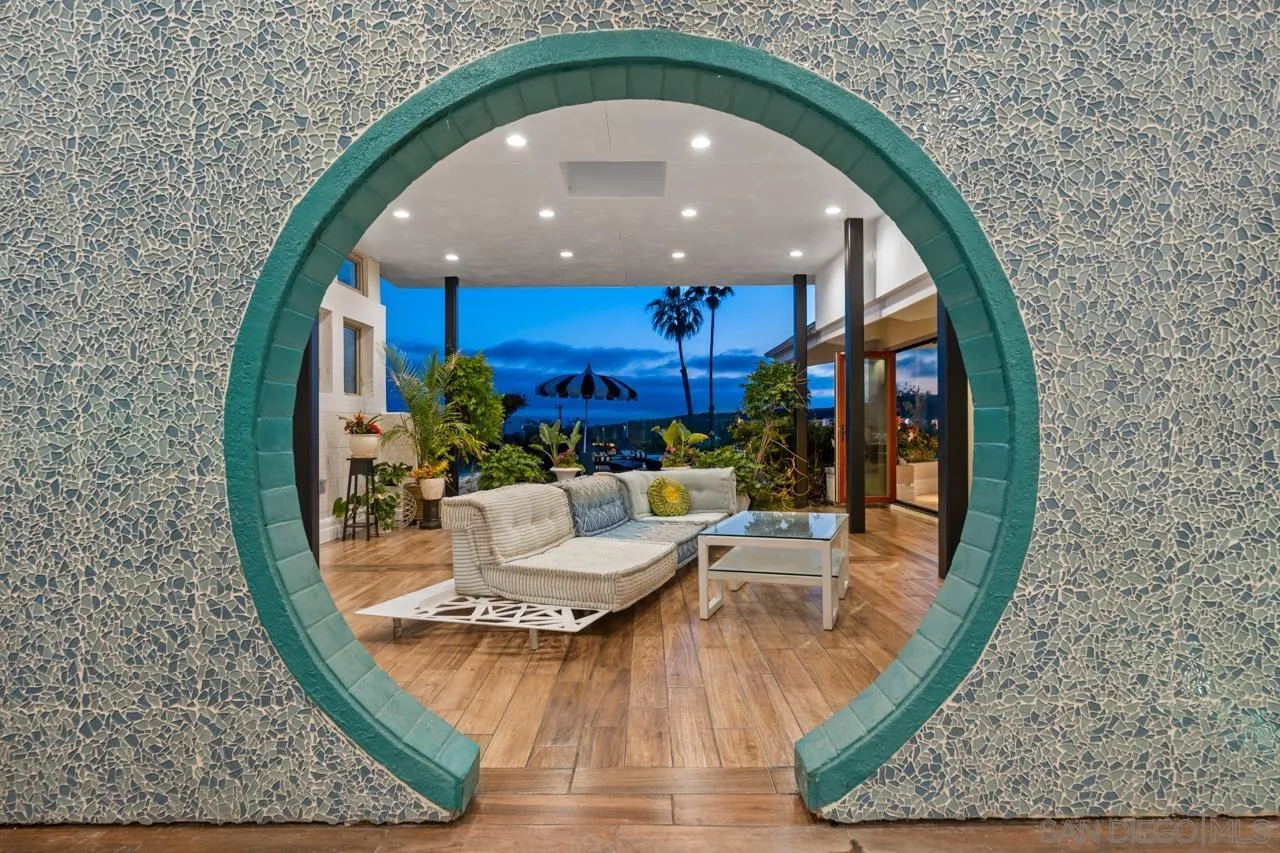 2402 Alto Cerro Circle