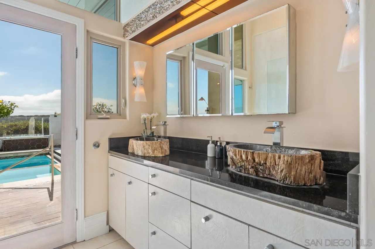 2402 Alto Cerro Circle