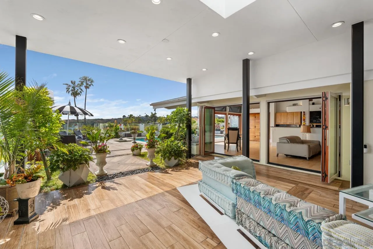 2402 Alto Cerro Circle