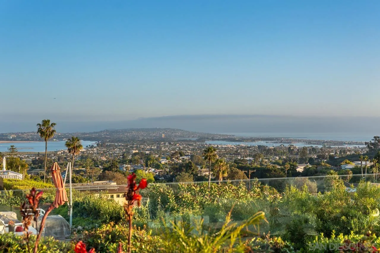 2402 Alto Cerro Circle