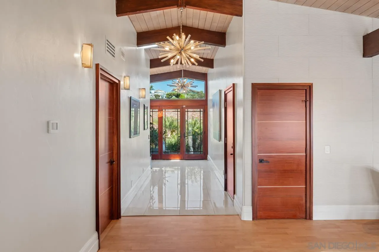 2402 Alto Cerro Circle