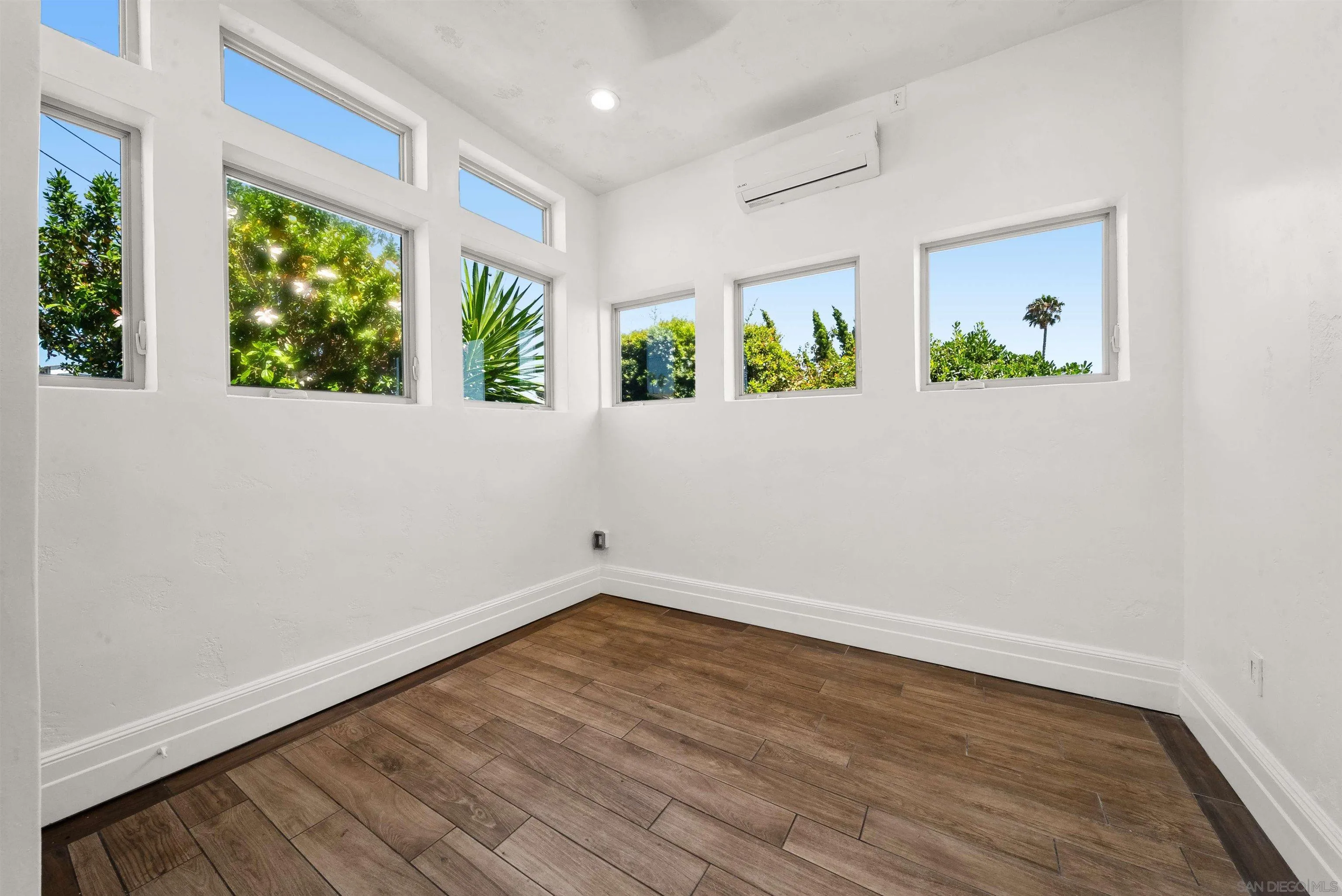 2402 Alto Cerro Circle