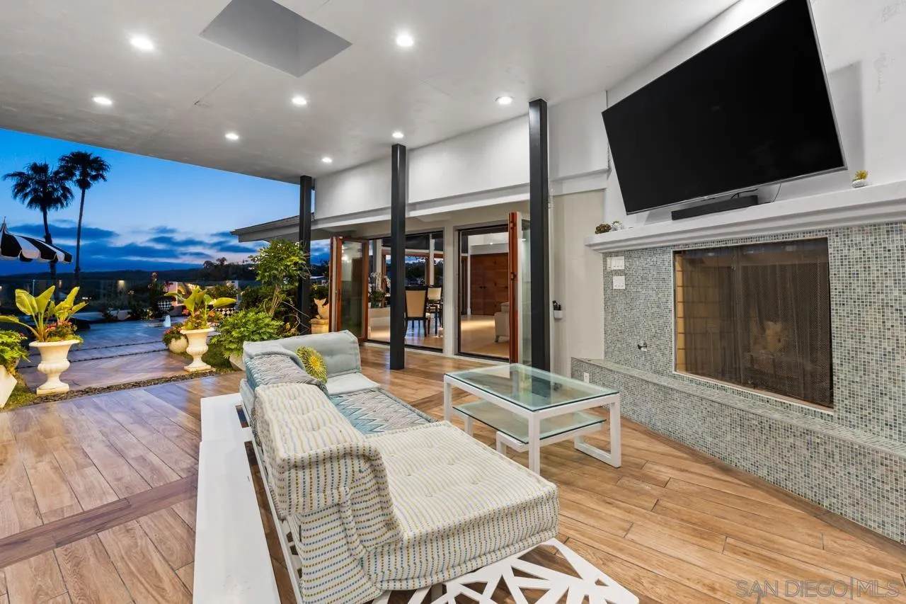 2402 Alto Cerro Circle