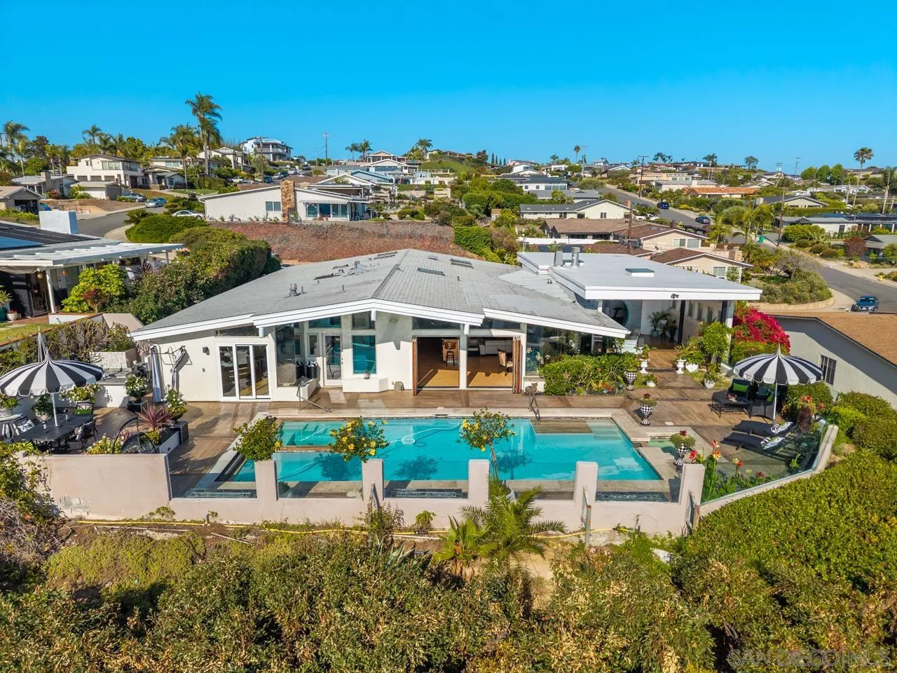 2402 Alto Cerro Circle