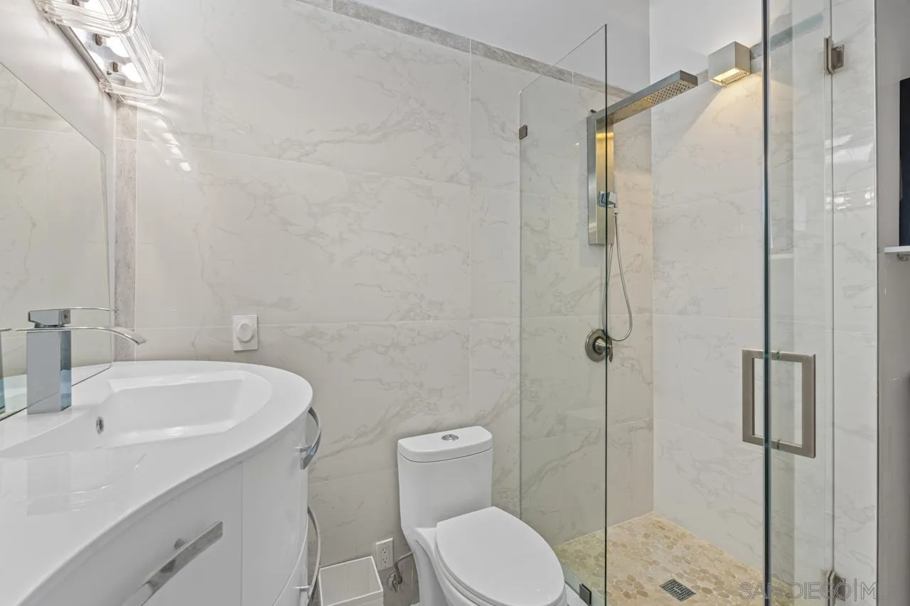 2402 Alto Cerro Circle