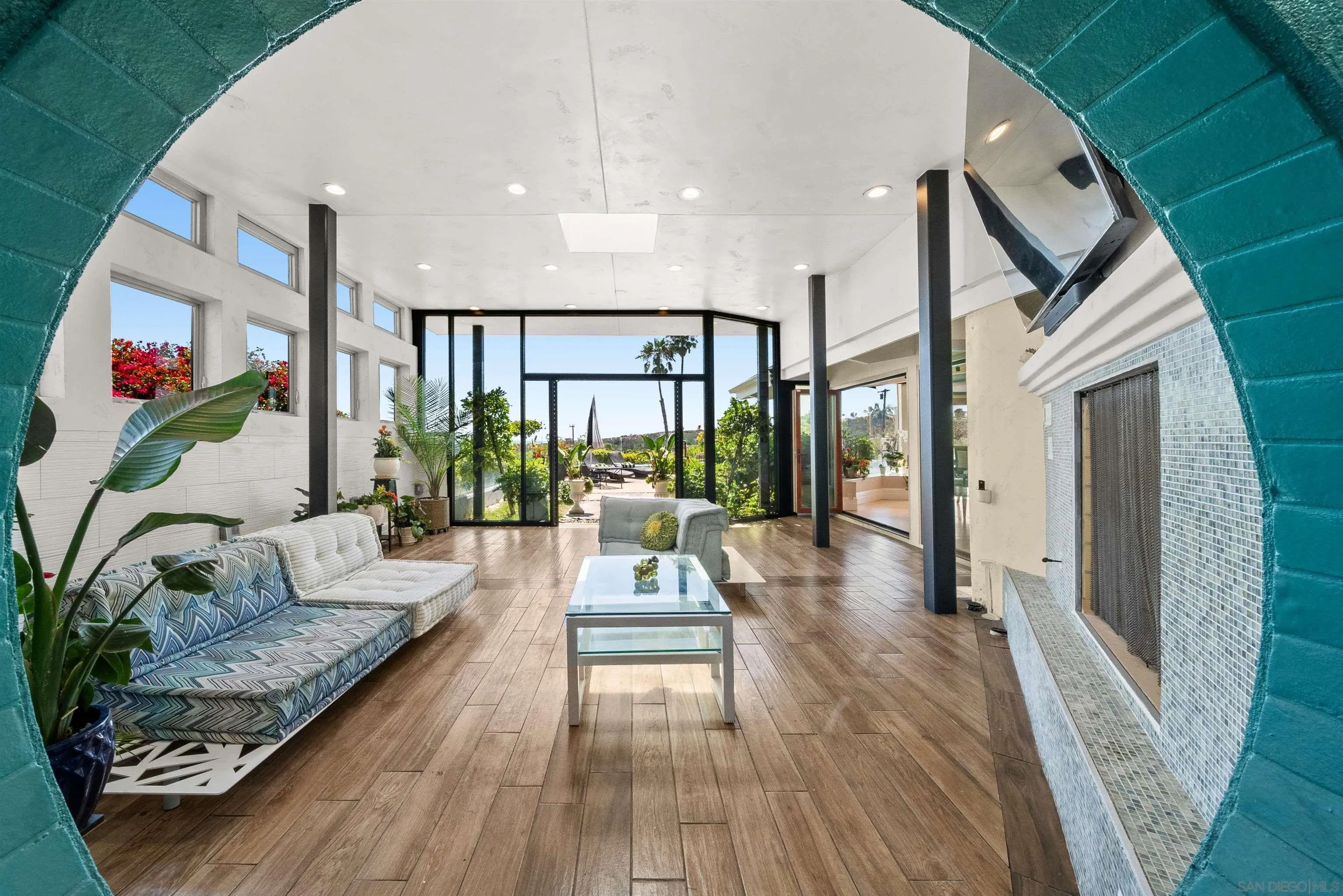 2402 Alto Cerro Circle