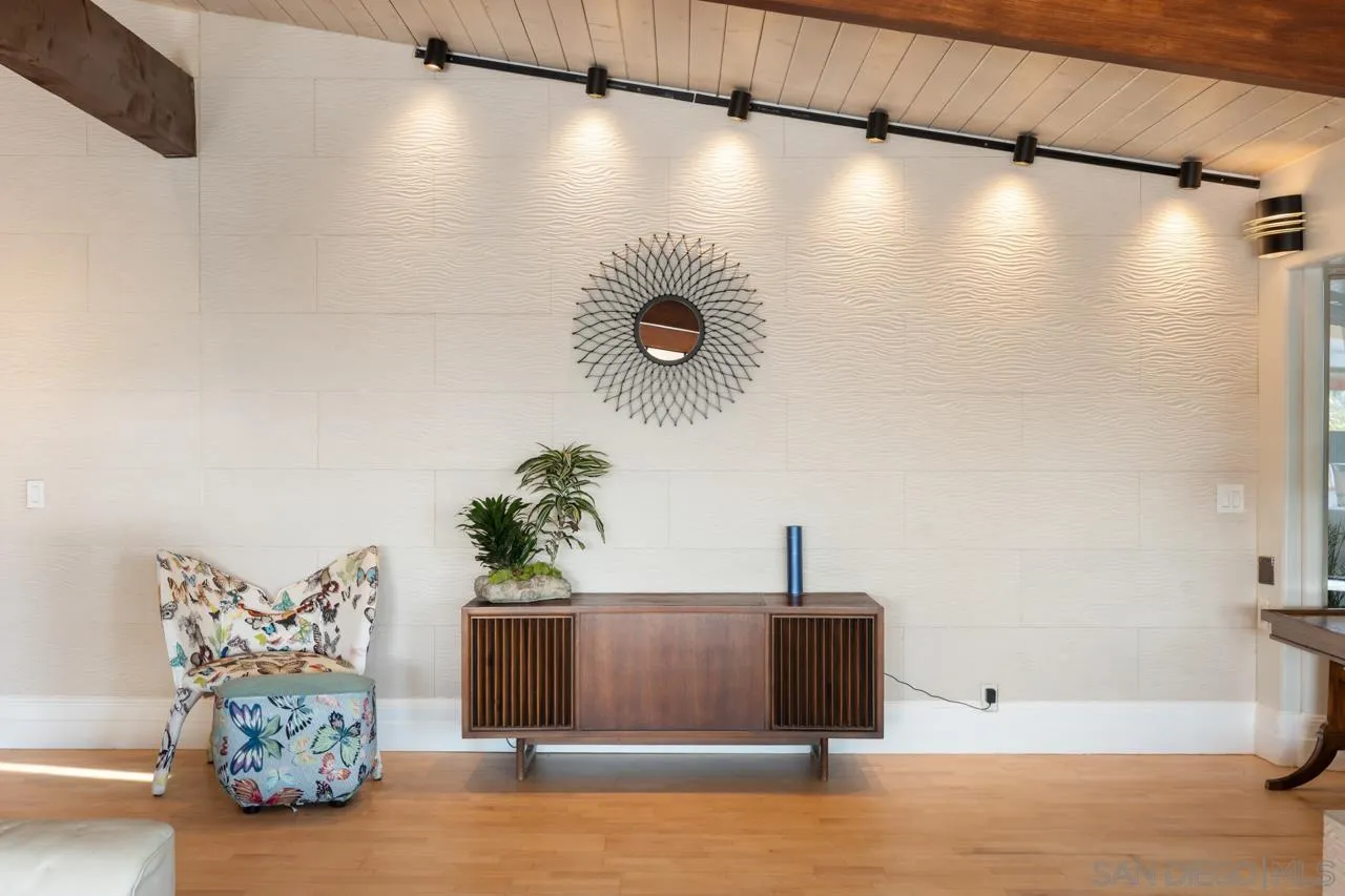 2402 Alto Cerro Circle