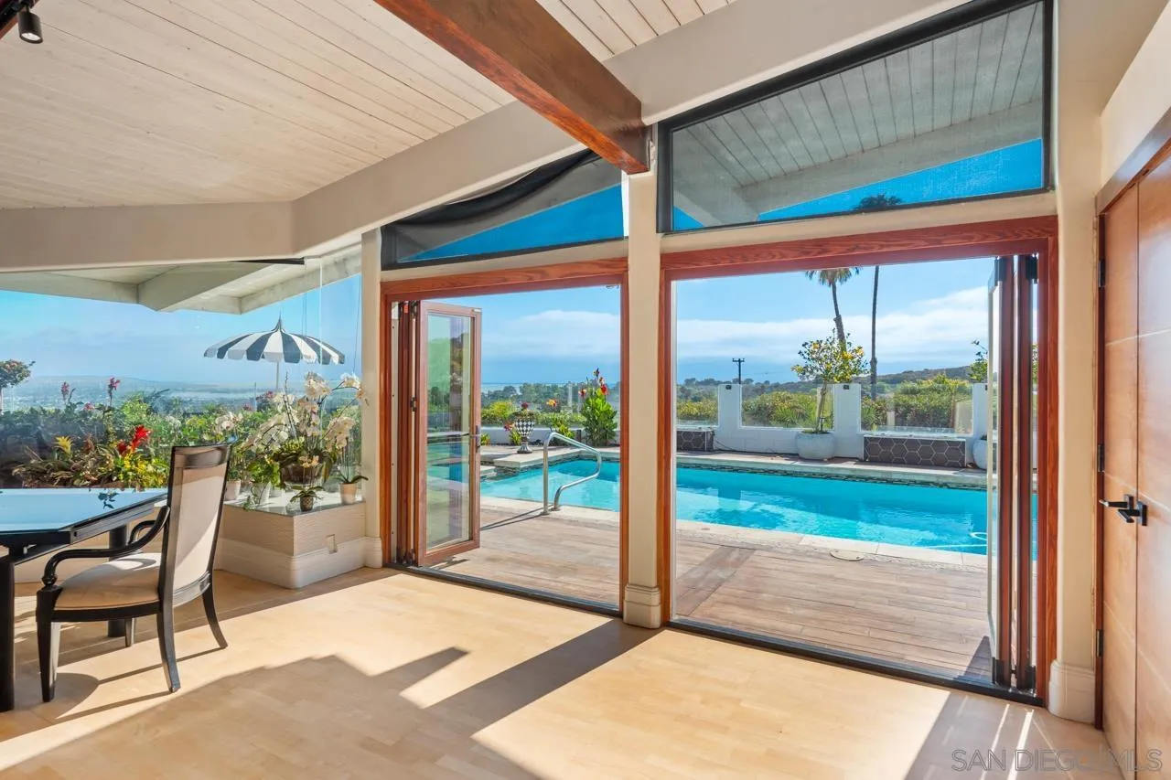 2402 Alto Cerro Circle