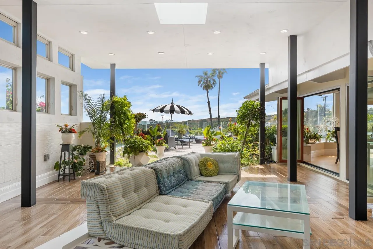 2402 Alto Cerro Circle