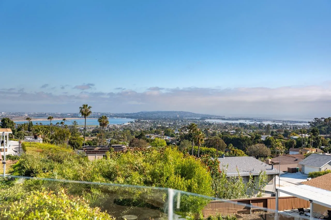 2402 Alto Cerro Circle