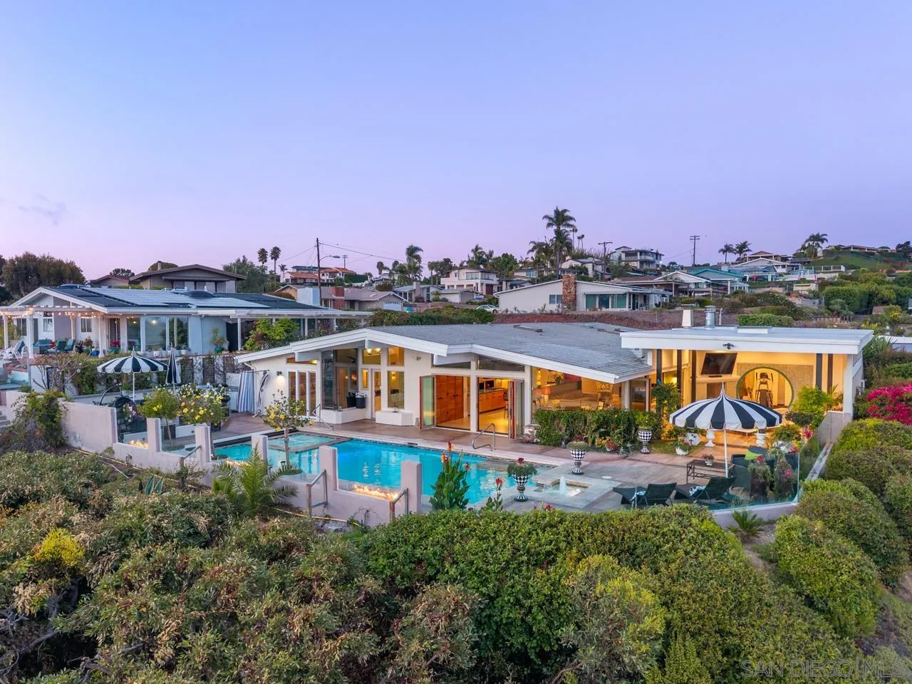 2402 Alto Cerro Circle