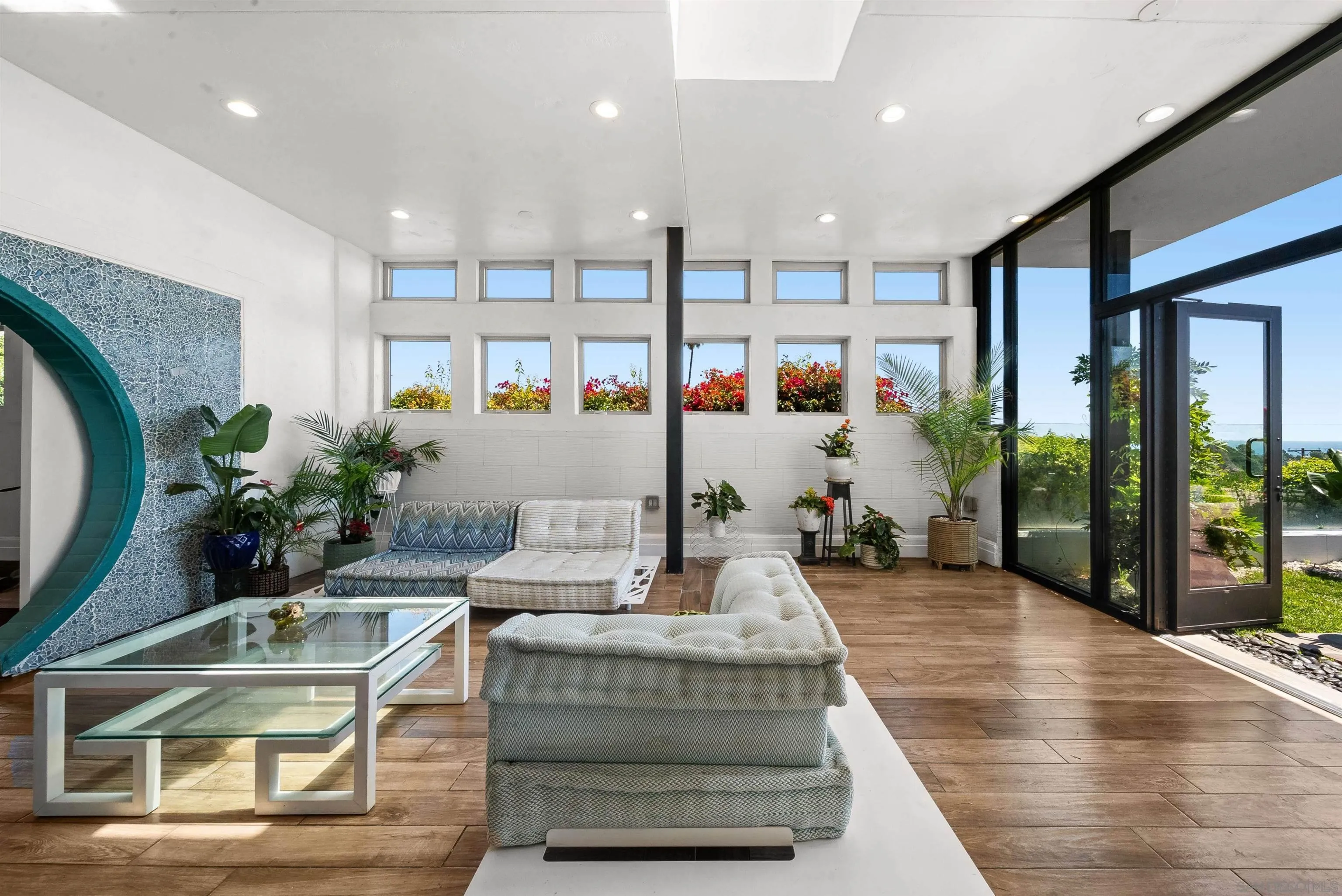 2402 Alto Cerro Circle
