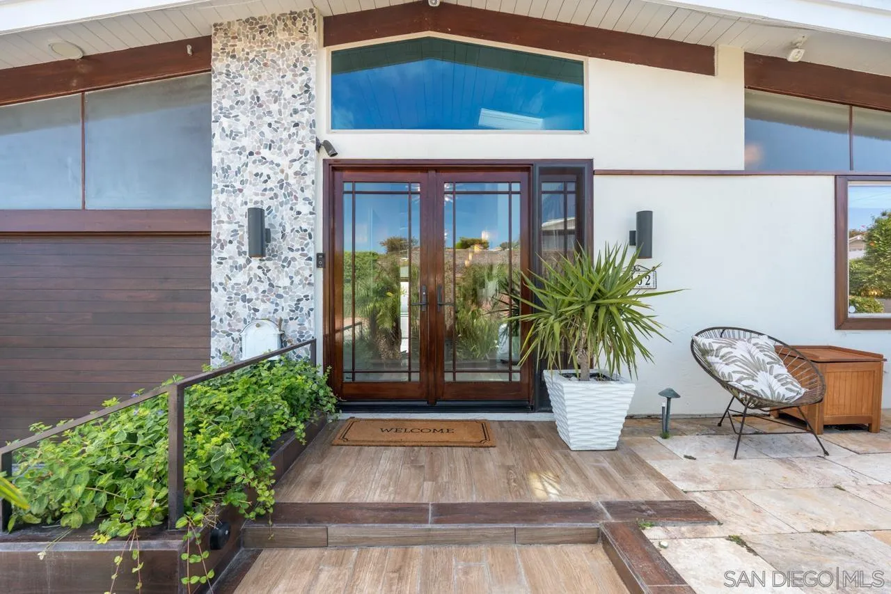 2402 Alto Cerro Circle