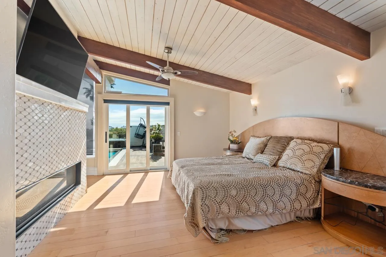 2402 Alto Cerro Circle