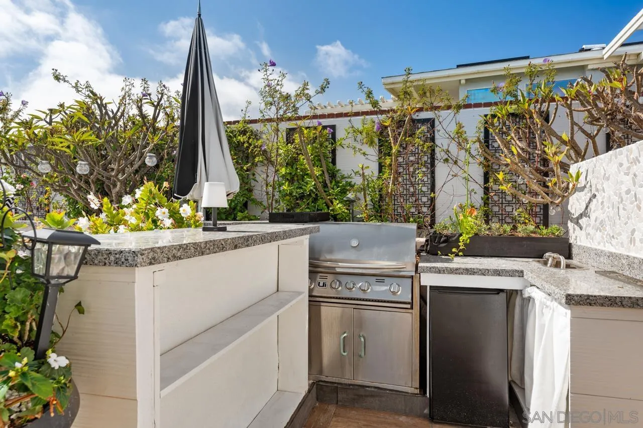 2402 Alto Cerro Circle