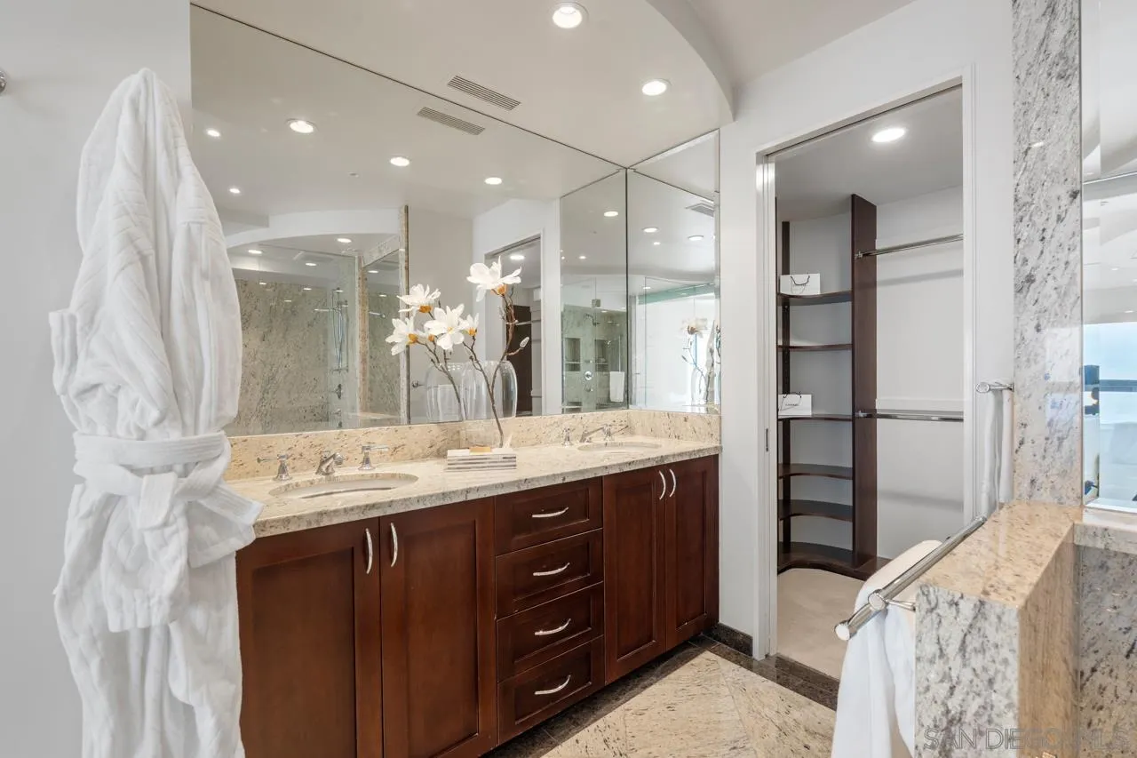 939 Coast Blvd Unit 15e