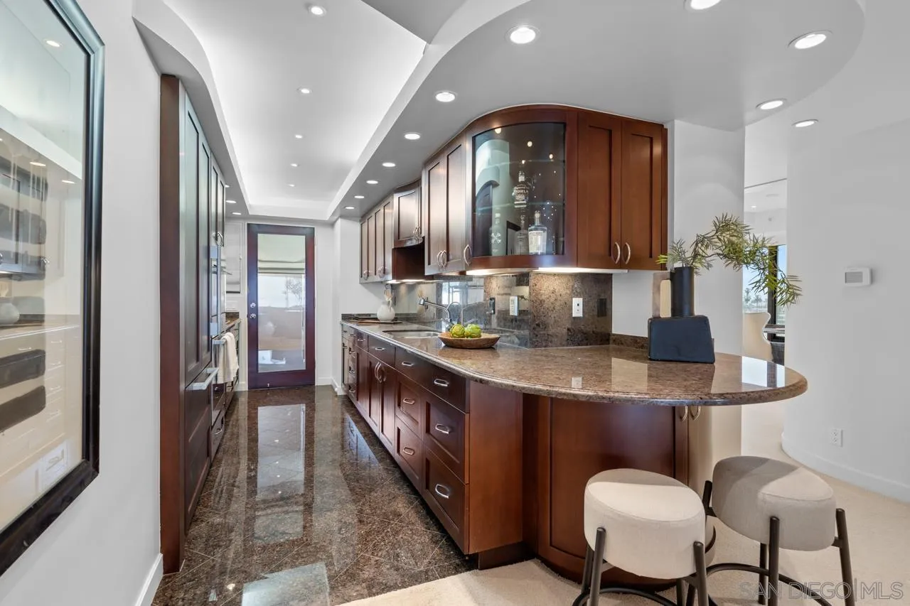 939 Coast Blvd Unit 15e