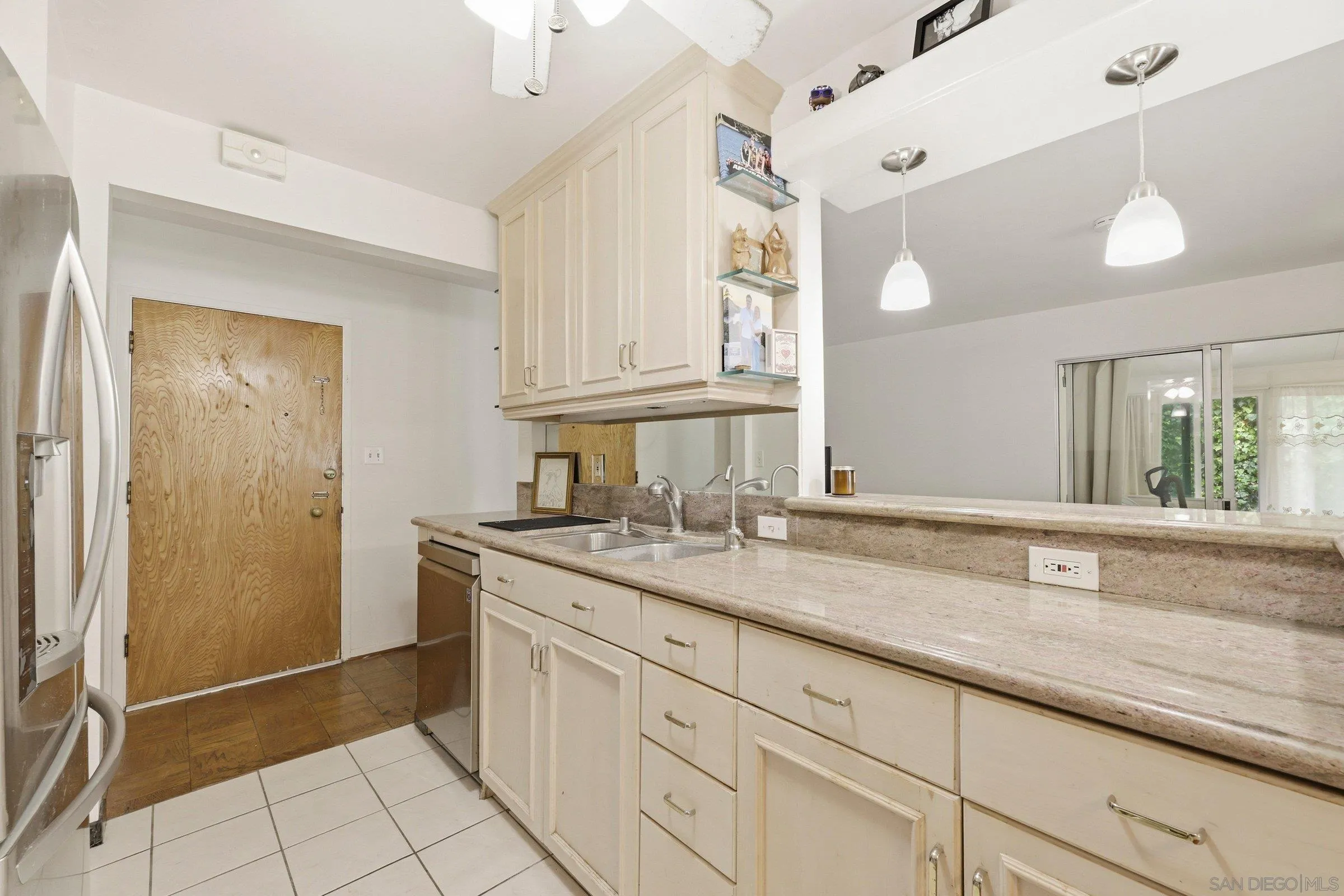 2364 Torrey Pines Rd. Unit 38