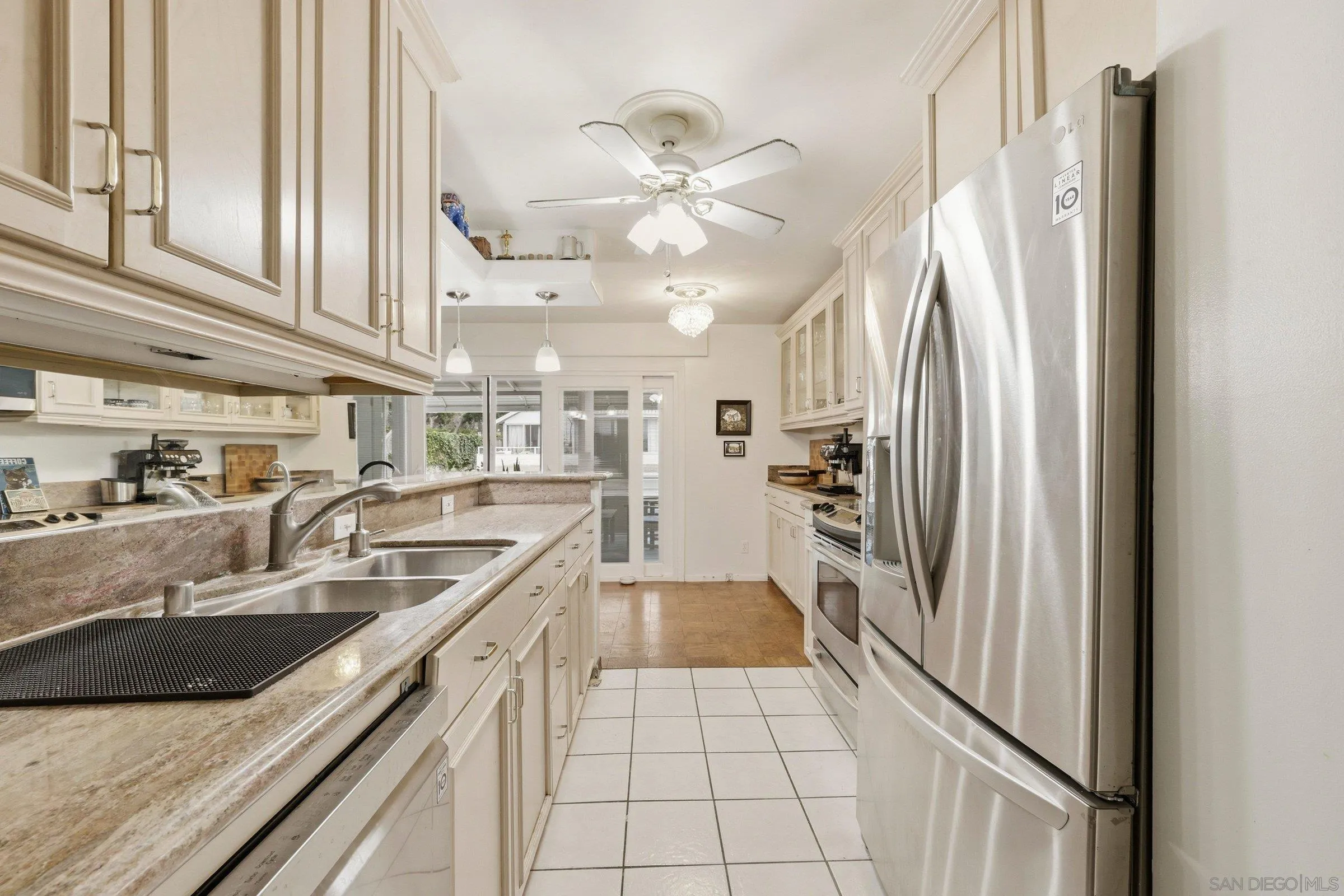 2364 Torrey Pines Rd. Unit 38