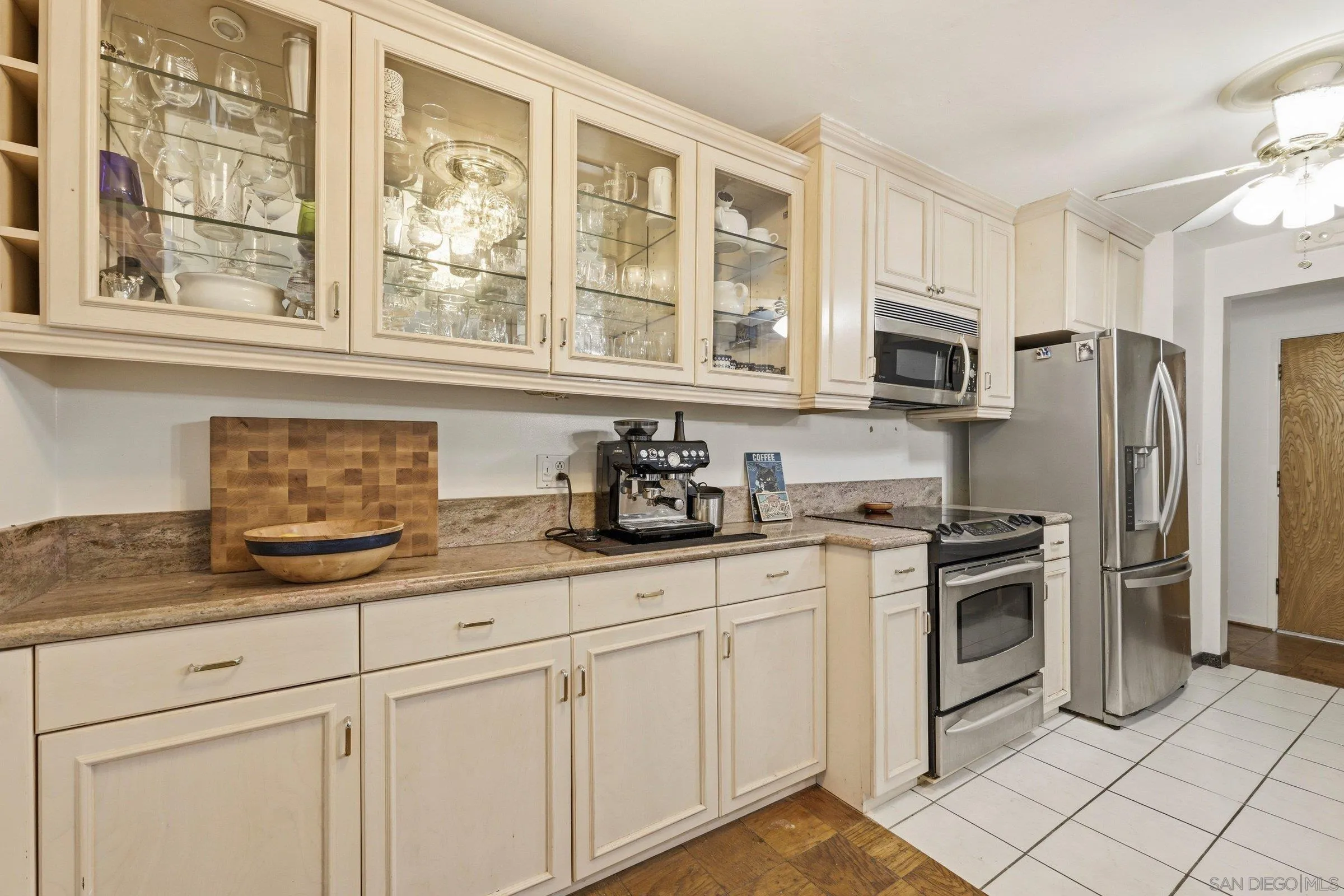 2364 Torrey Pines Rd. Unit 38