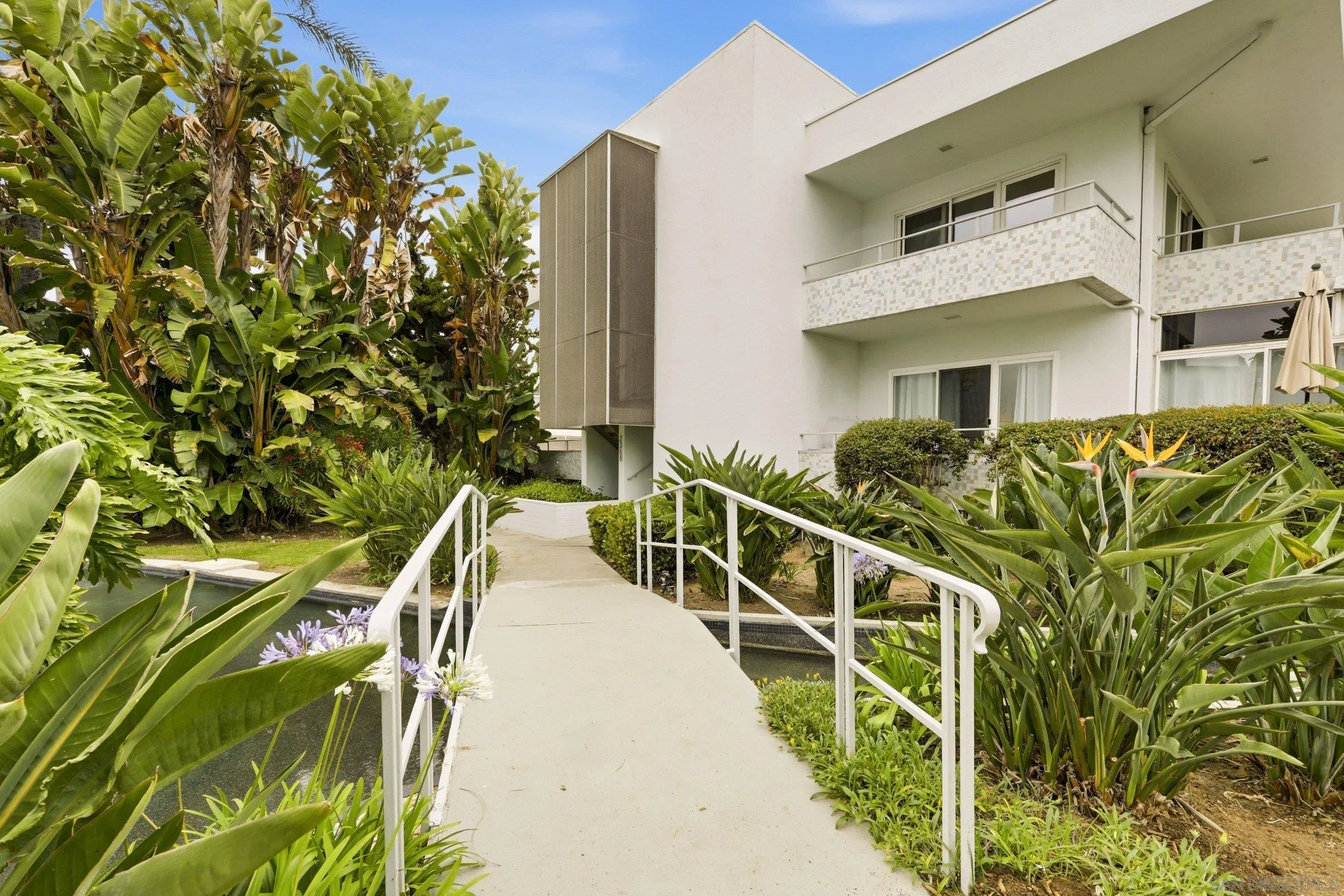 2364 Torrey Pines Rd. Unit 38
