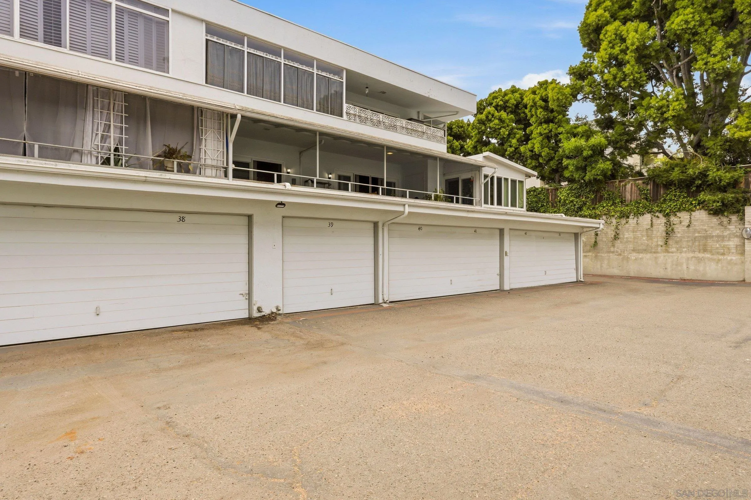 2364 Torrey Pines Rd. Unit 38