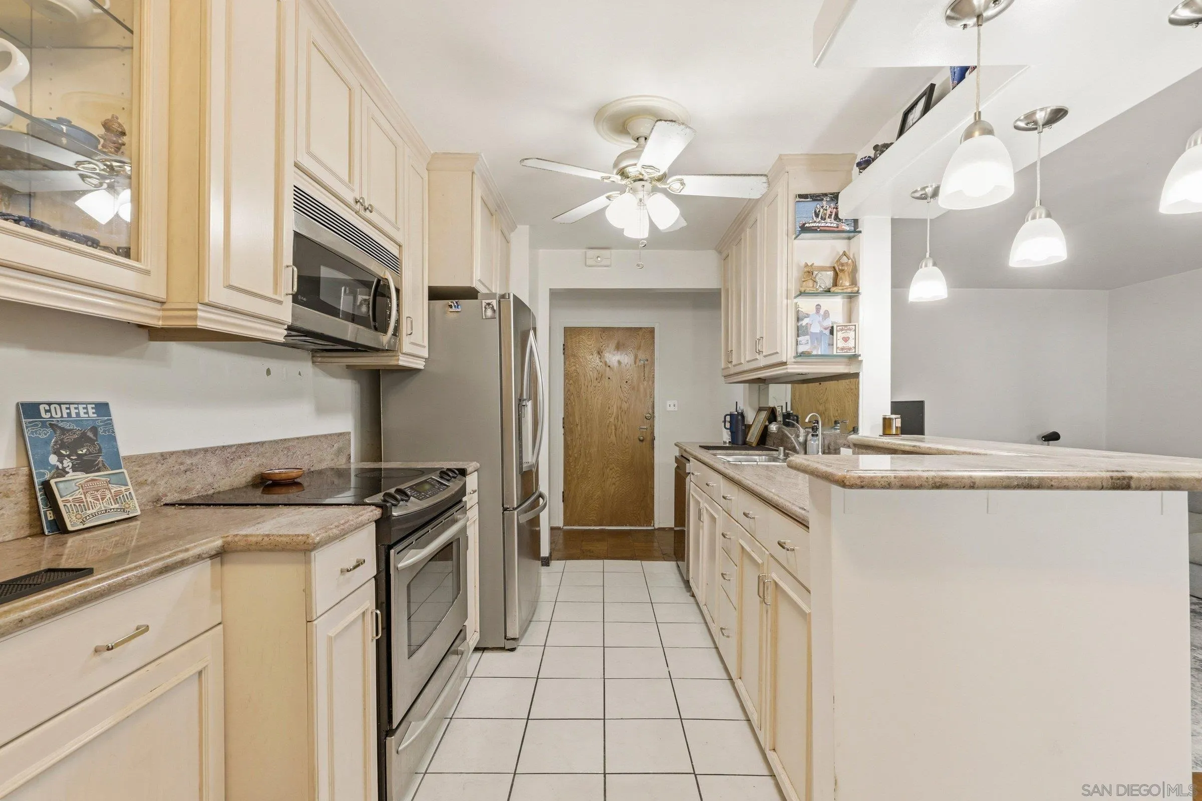 2364 Torrey Pines Rd. Unit 38