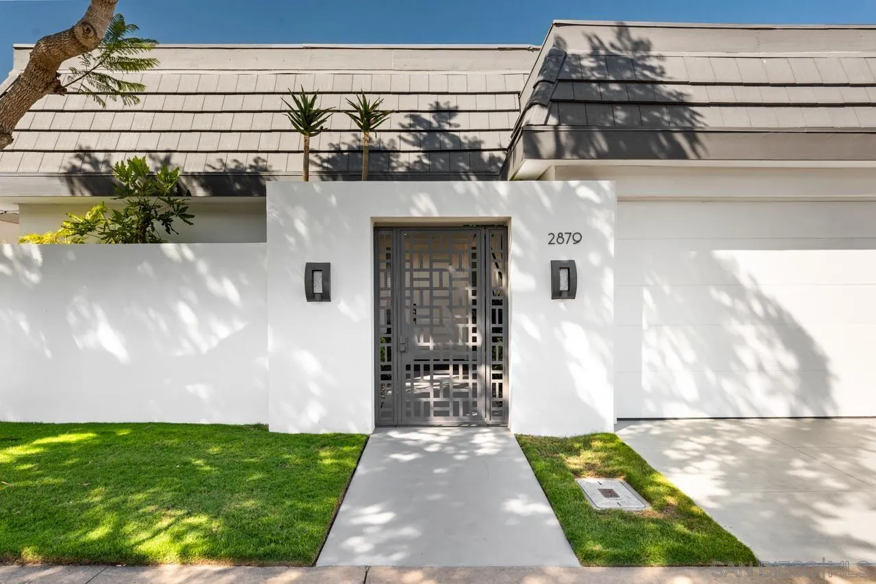 2879 Caminito Merion
