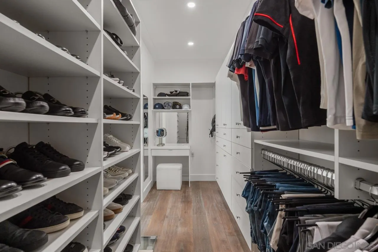 2879 Caminito Merion